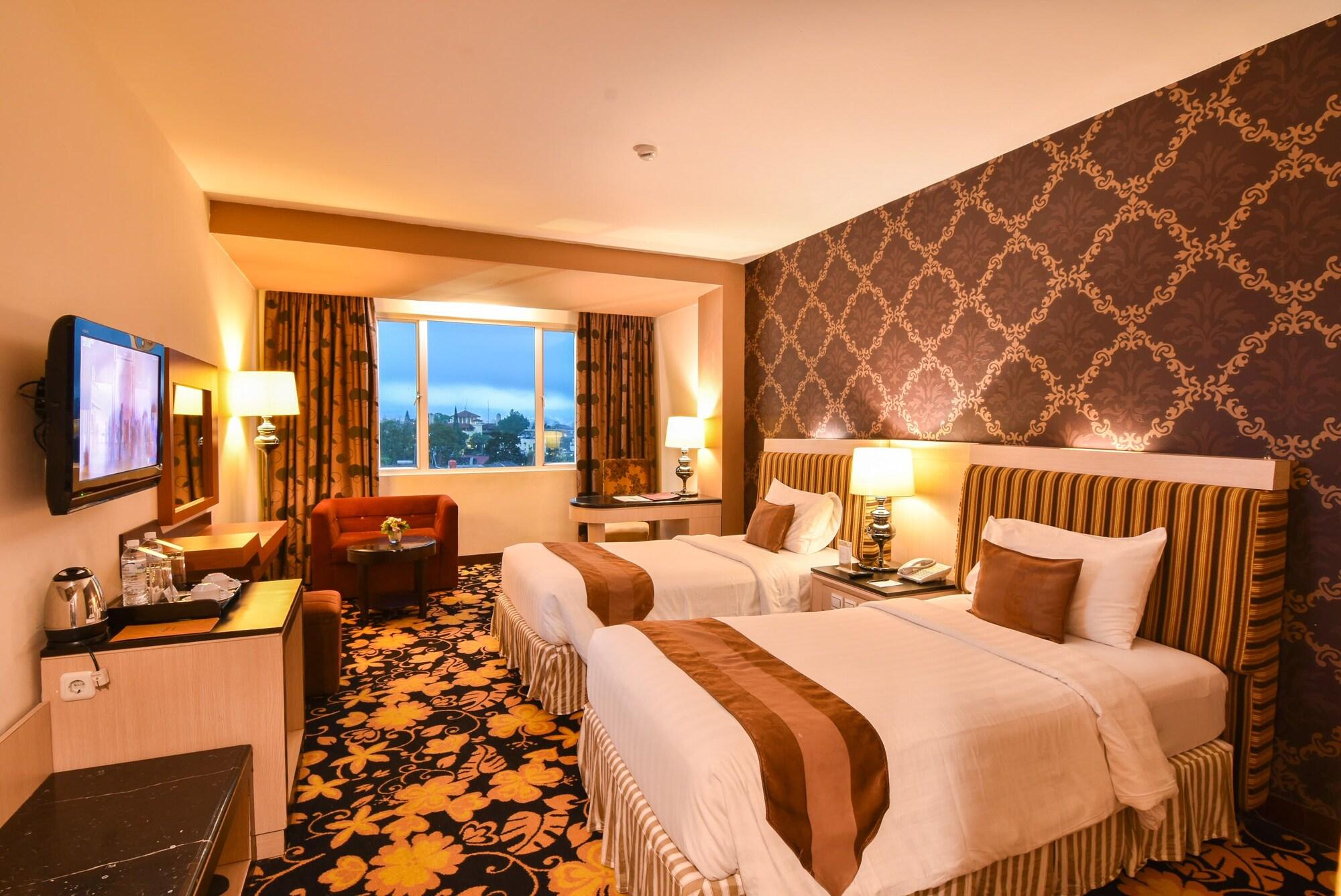 Grand Rocky Hotel Bukittinggi Exterior photo