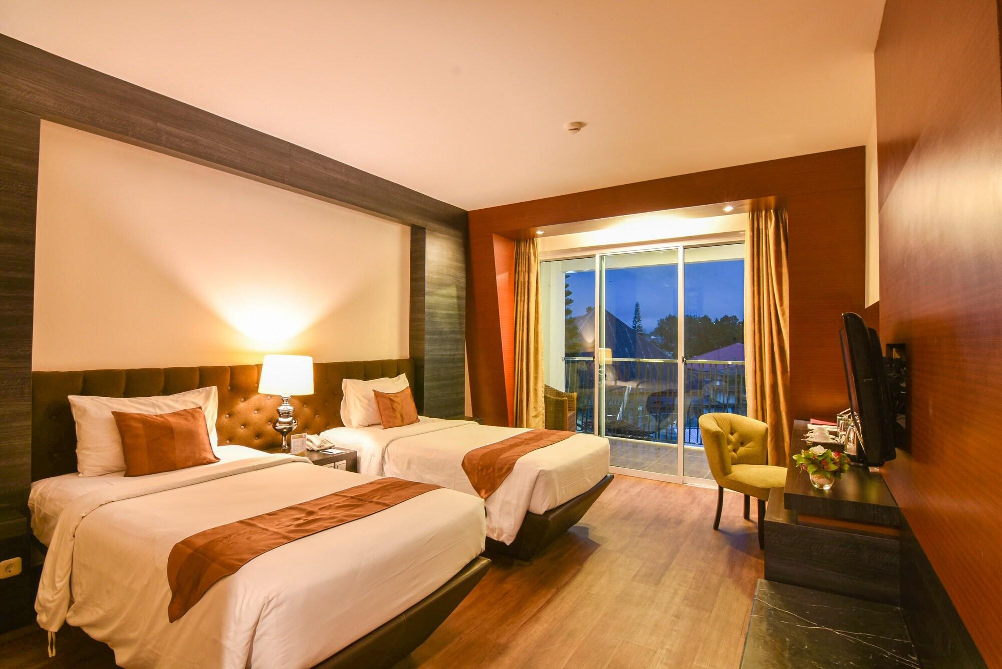 Grand Rocky Hotel Bukittinggi Exterior photo
