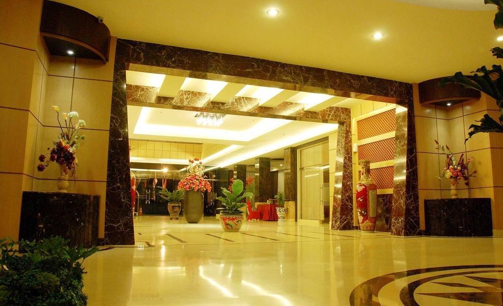 Grand Rocky Hotel Bukittinggi Exterior photo