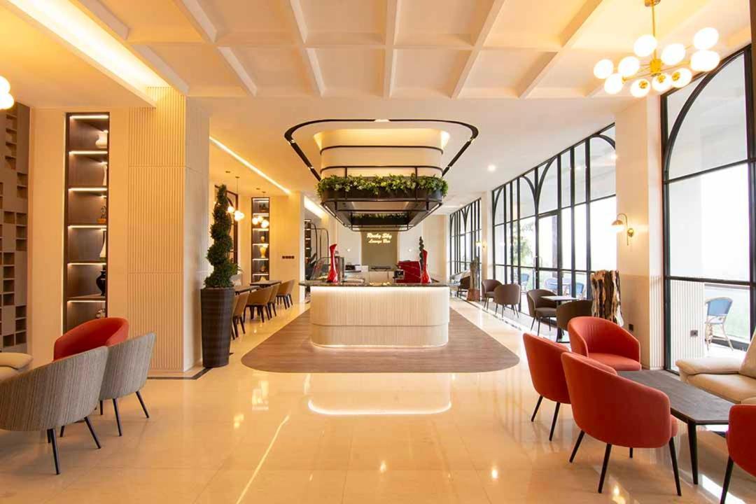Grand Rocky Hotel Bukittinggi Exterior photo