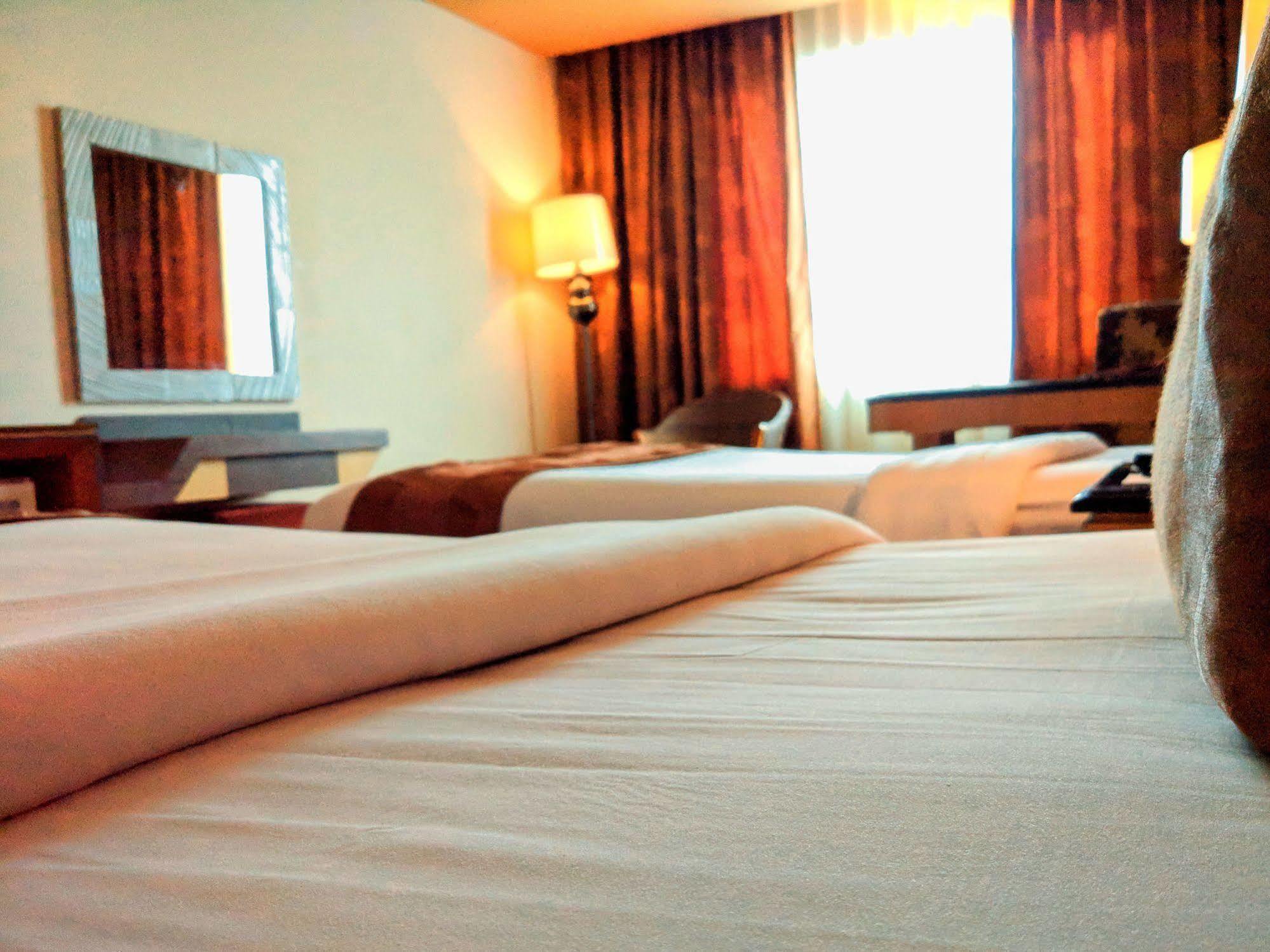 Grand Rocky Hotel Bukittinggi Exterior photo