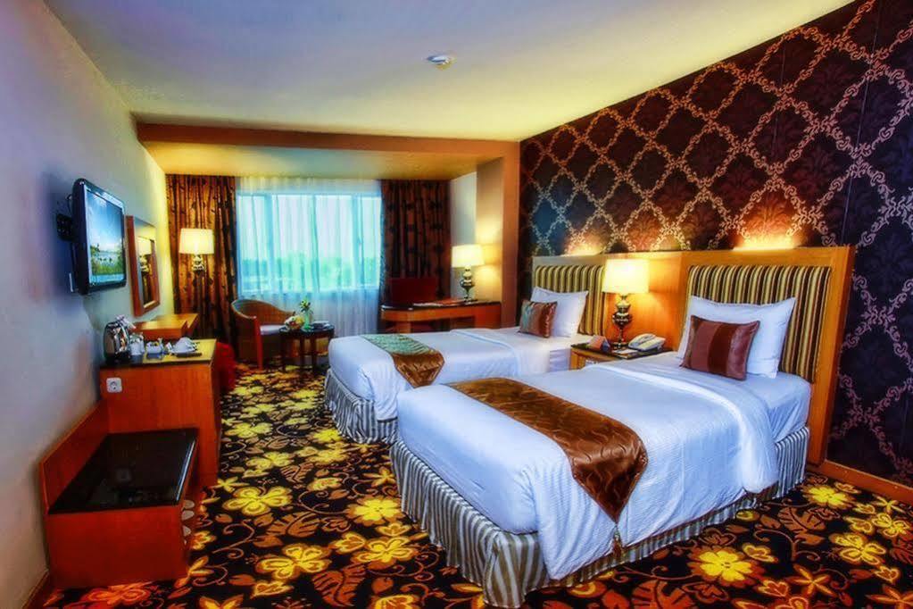 Grand Rocky Hotel Bukittinggi Exterior photo