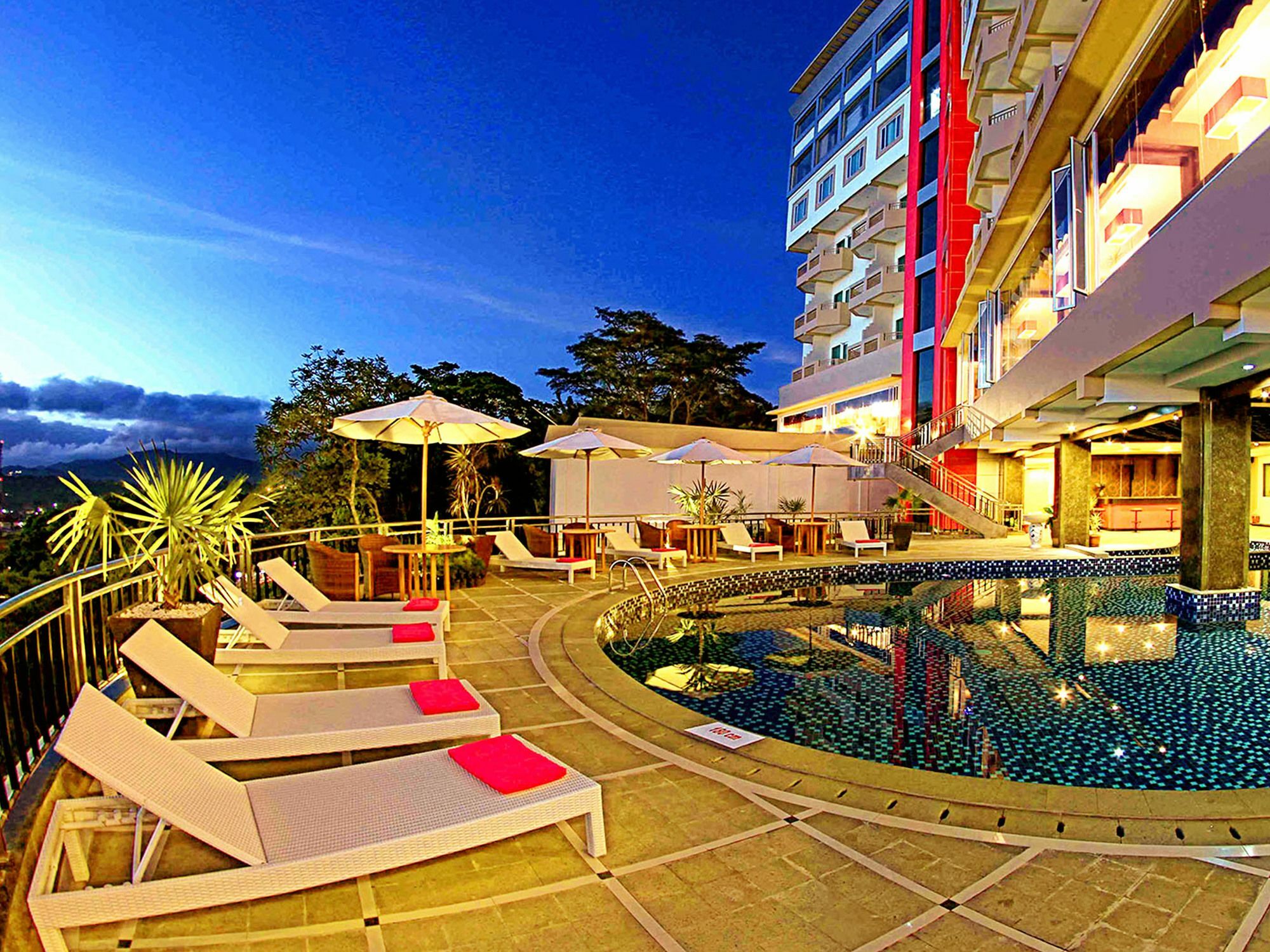 Grand Rocky Hotel Bukittinggi Exterior photo
