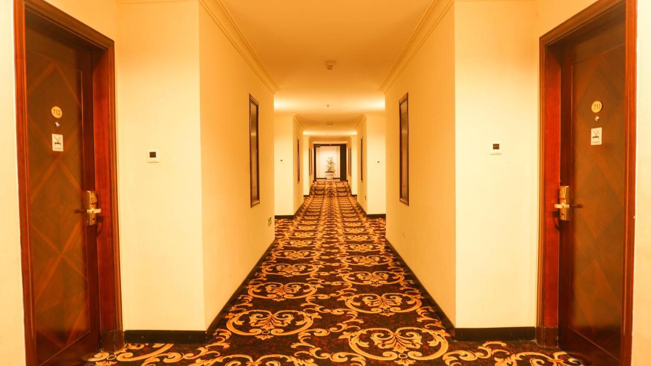Grand Rocky Hotel Bukittinggi Exterior photo
