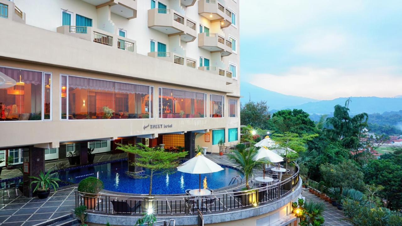 Grand Rocky Hotel Bukittinggi Exterior photo