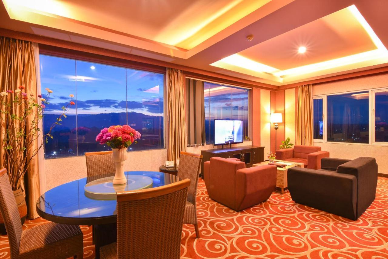 Grand Rocky Hotel Bukittinggi Exterior photo