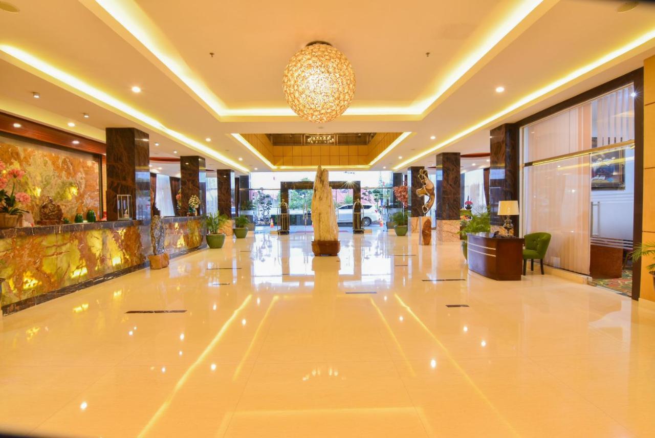 Grand Rocky Hotel Bukittinggi Exterior photo