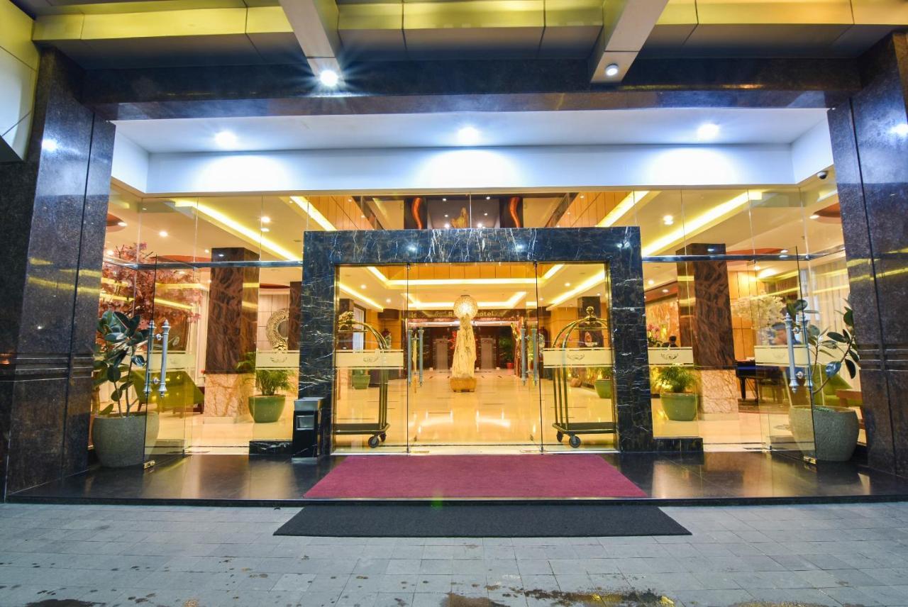 Grand Rocky Hotel Bukittinggi Exterior photo