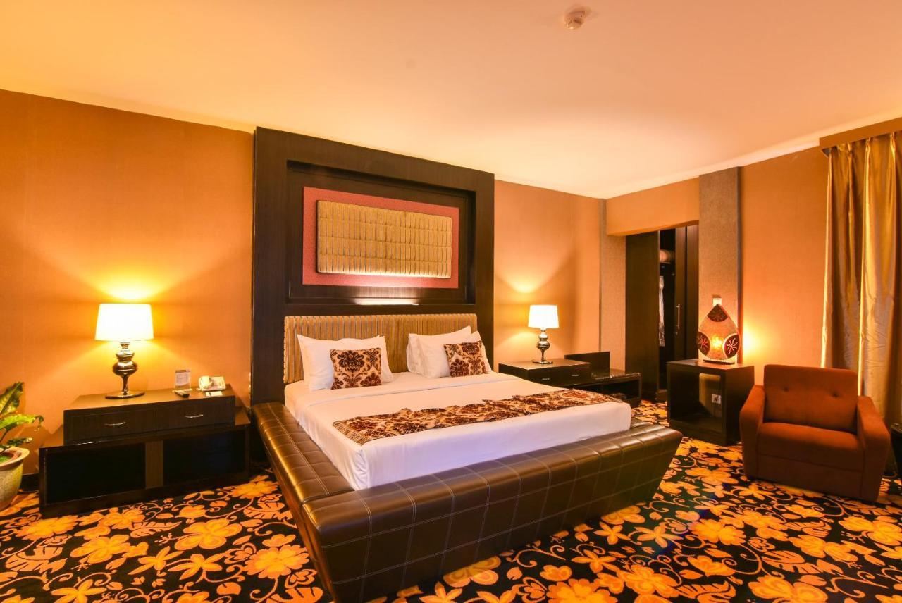 Grand Rocky Hotel Bukittinggi Exterior photo